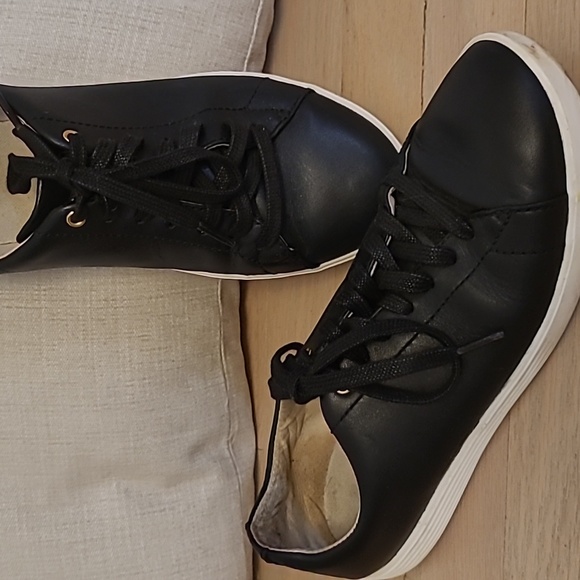 Cole Haan Black size 7B - Picture 2 of 3